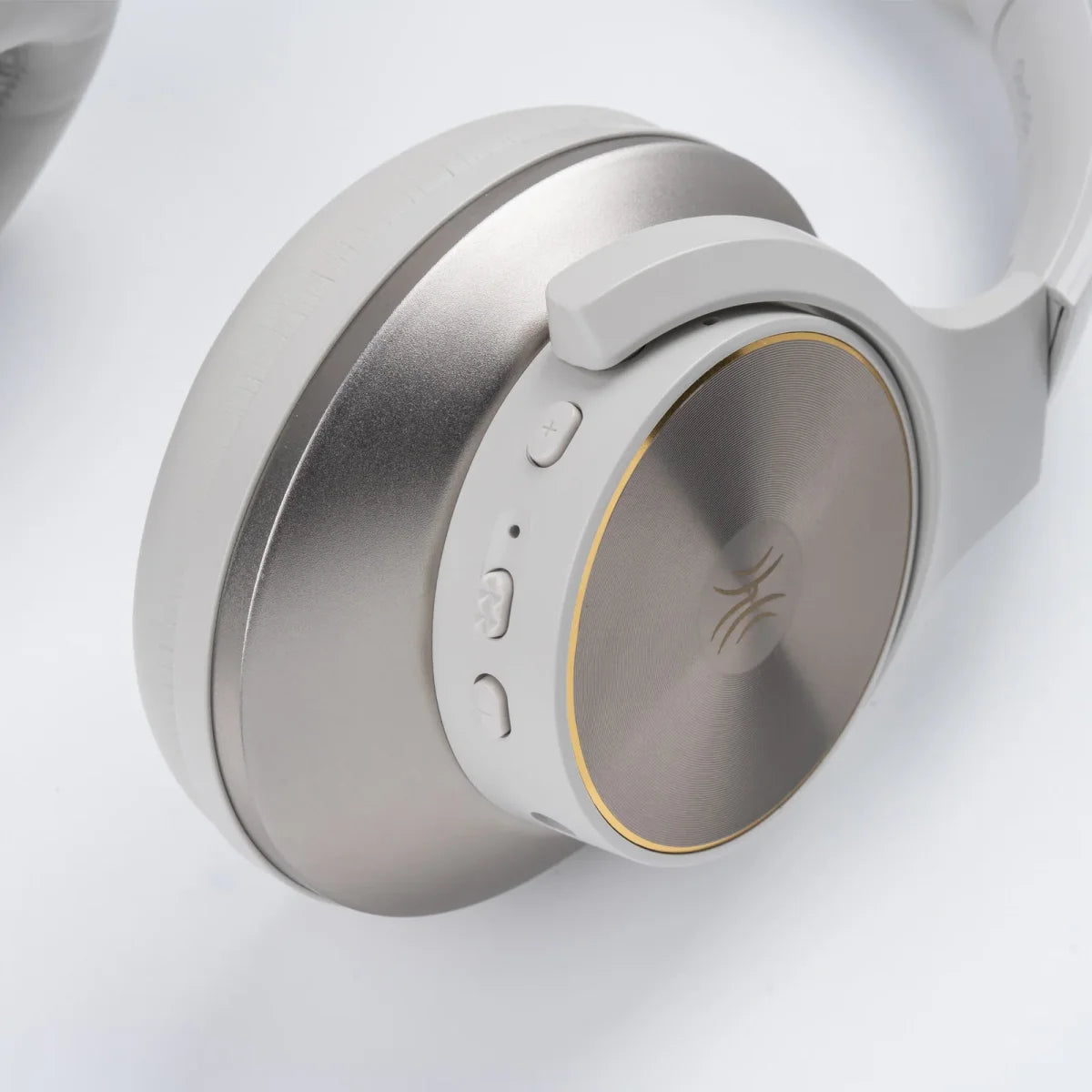 Original close-up of the silver earcup showing its physical buttons